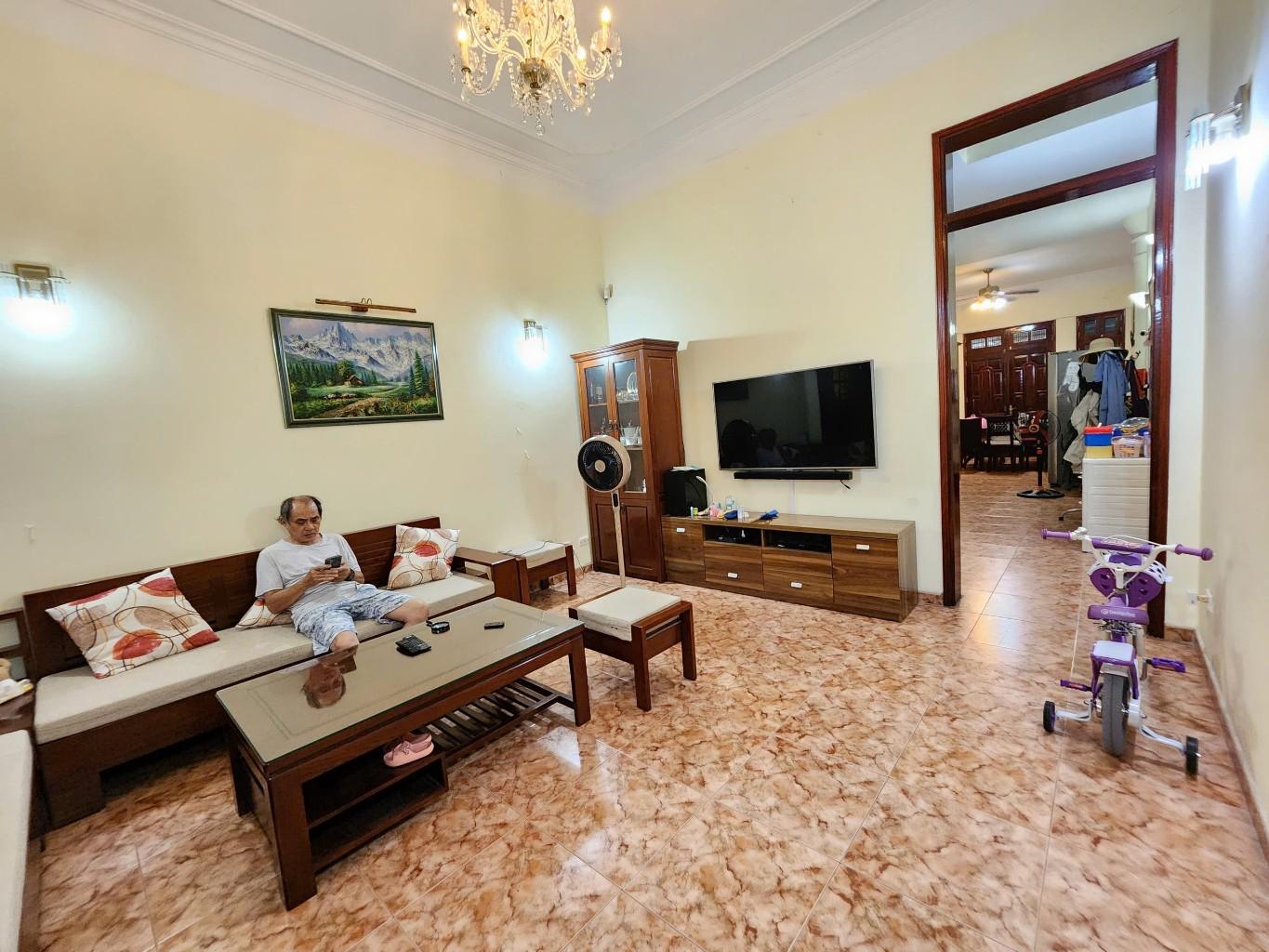 CHÙA BỘC - CỰC HIẾM NHÀ 2 THOÁNG TRƯỚC SAU Ô TÔ VÀO NHÀ 10M RA PHỐ KINH DOANH ĐỈNH